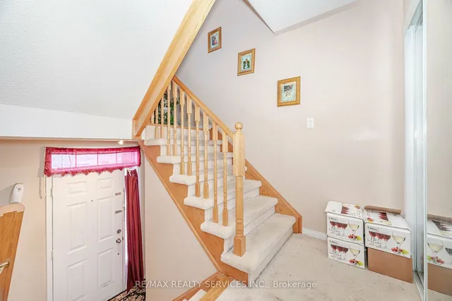 Additional image 16 of 77 Winners Circ