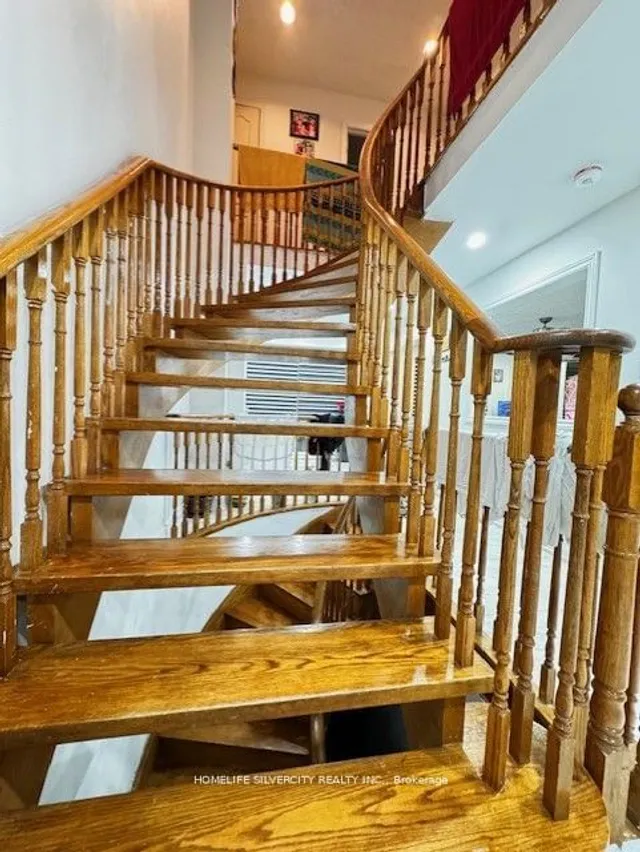 Additional image 14 of 32 Oaklea Blvd