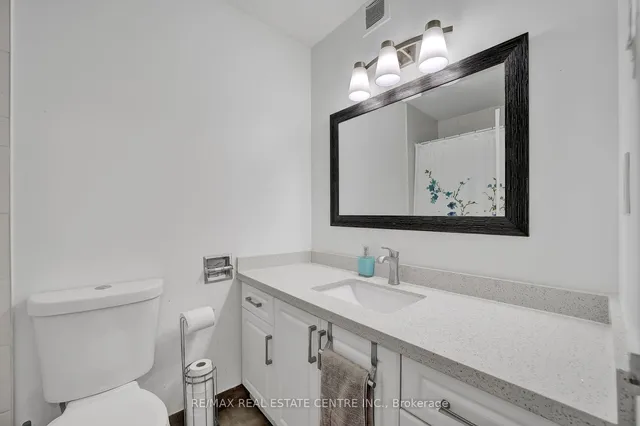 Additional image 22 of 4062 Lawrence Ave Unit 106