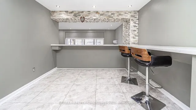 Additional image 13 of 6 Darras Crt