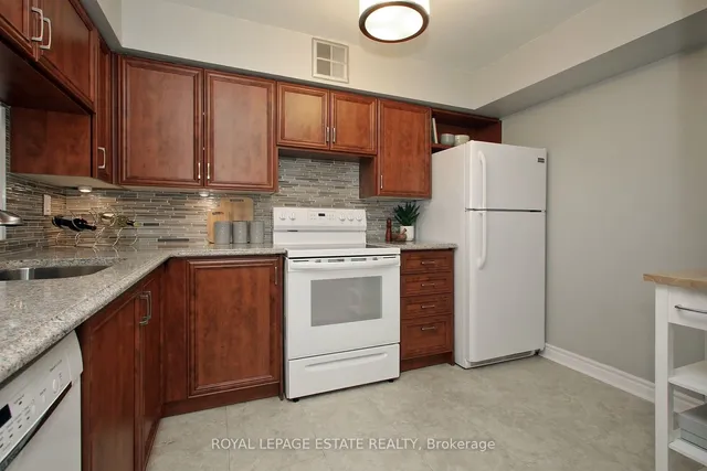 Additional image 21 of 4 Park Vista Unit 1006