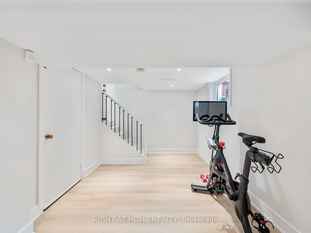 Additional image 32 of 49 Amsterdam Ave