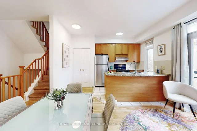 Additional image 8 of 60 Carr St Unit Th5