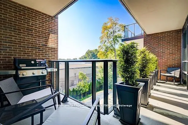 Additional image 19 of 3 Southvale Dr Unit 301