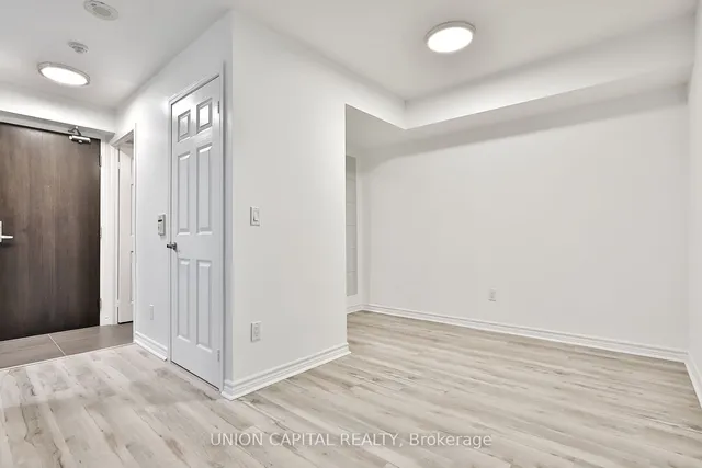 Additional image 17 of 19 Grand Trunk Cres Unit 1603