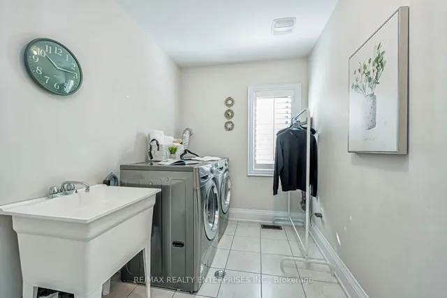 Additional image 24 of 39 Lampman Cres