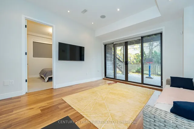 Additional image 25 of 323 Douglas Ave