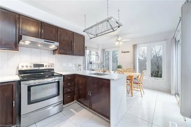 Additional image 16 of 140 Lord Simcoe Dr