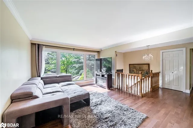 Additional image 37 of 127 Weir Cres