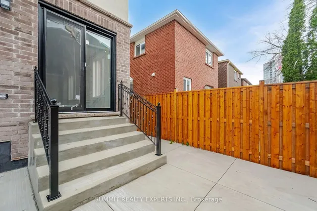 Additional image 36 of 9 Keewatin Gate