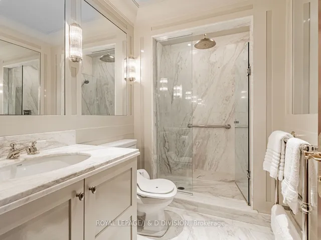 Additional image 22 of 38 Avenue Rd Unit 808