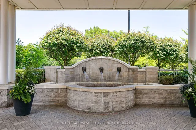 1 Aberfoyle Crescent St Unit 402