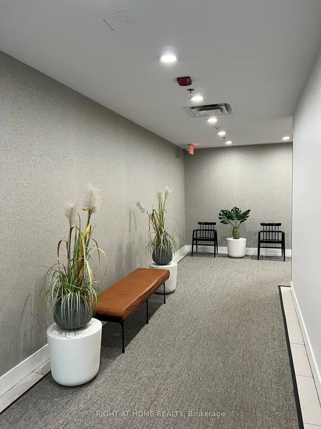 Additional image 3 of 630 Queen St Unit 407