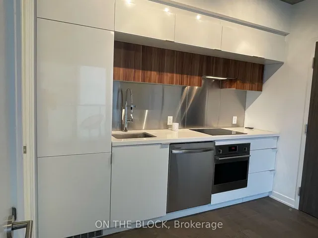 Additional image 5 of 185 Roehampton Ave Unit 509