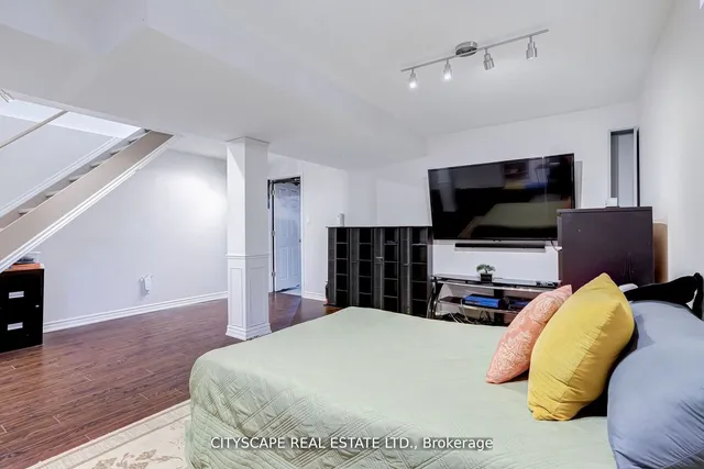 Additional image 24 of 46 Nuttall St