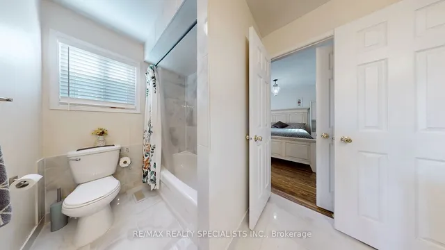 Additional image 28 of 66 Vintage Gate