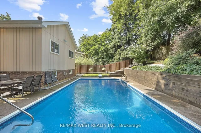 Additional image 28 of 34 Lorraine Cres