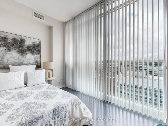 Additional image 18 of 770 Bay St Unit PH308