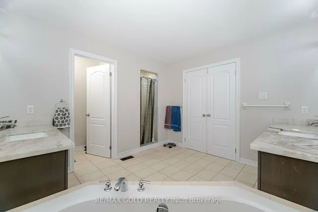 Additional image 24 of 24 Campwood Cres