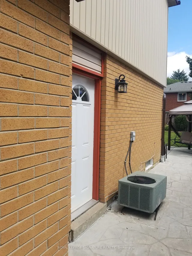 Additional image 31 of 35 Lawndale Cres