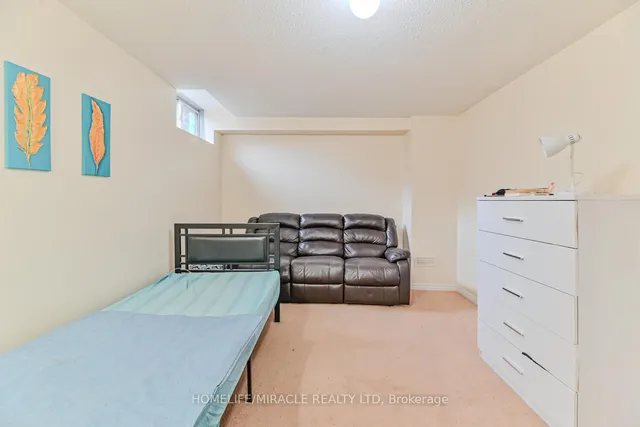 Additional image 30 of 169 Crystal Glen Cres