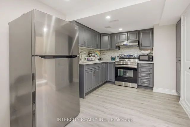 Additional image 35 of 54 Moorcroft Pl