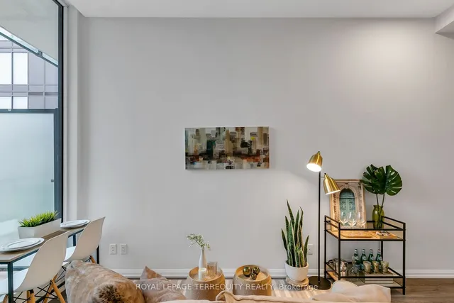 Additional image 12 of 4208 Dundas St Unit 520