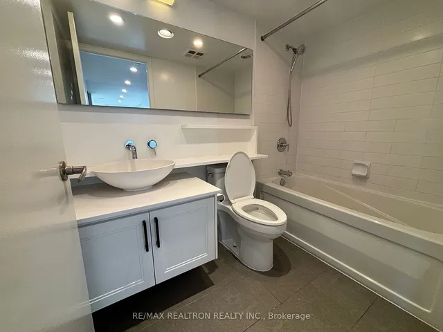 Additional image 5 of 15 Fort York Blvd Unit 3812