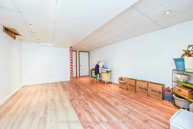 Additional image 30 of 48 Yellow Brick Rd