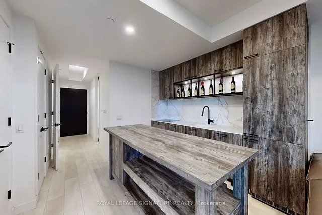 Additional image 8 of 505 Richmond St Unit 1201