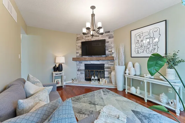 Additional image 18 of 22 Strangway Crt