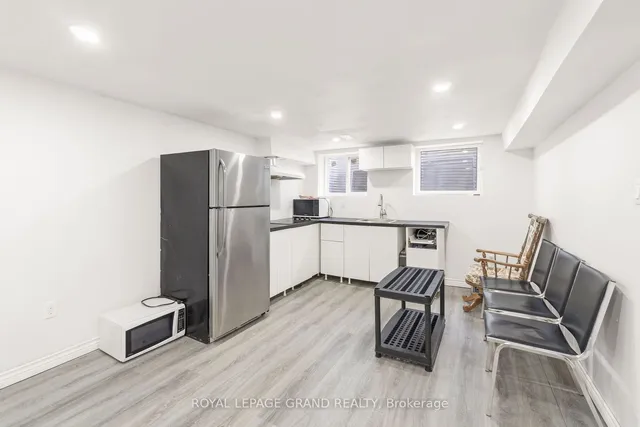 Additional image 25 of 59 Roberts Cres