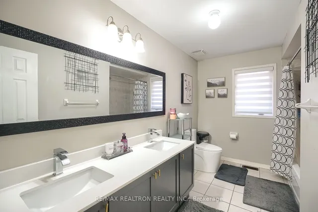 Additional image 31 of 102 Commodore Dr