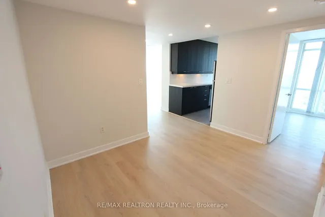 Additional image 4 of 15 Fort York Blvd Unit 3812