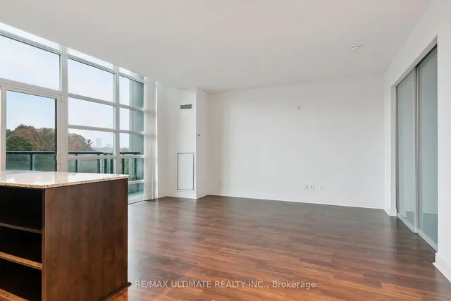 Additional image 19 of 35 Brian Peck Cres Unit 102