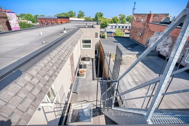 Additional image 11 of 2909 Dundas St