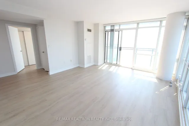 Additional image 14 of 15 Fort York Blvd Unit 3812