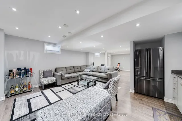 Additional image 29 of 39 Snapdragon Sq