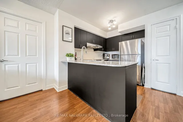 Additional image 7 of 225 Wellesley St Unit 1002