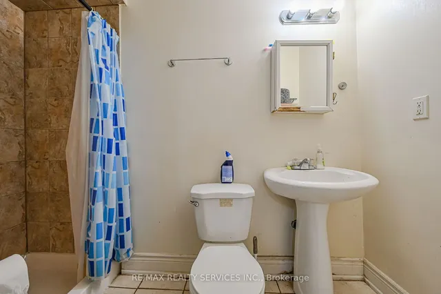 Additional image 37 of 80 Winners Circ