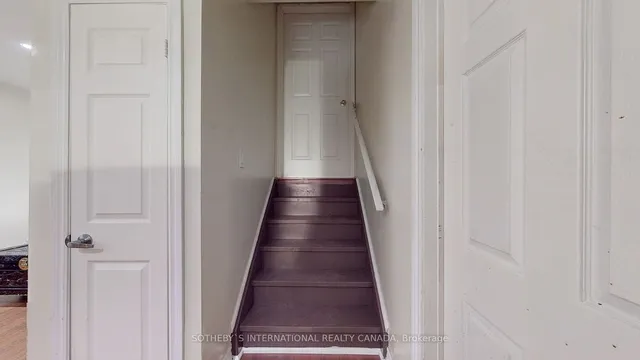 Additional image 33 of 19 Hollowgrove Blvd