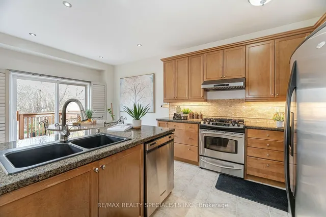 Additional image 12 of 7 Sorbonne Dr