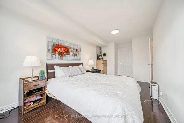 Additional image 11 of 225 Wellesley St Unit 1002