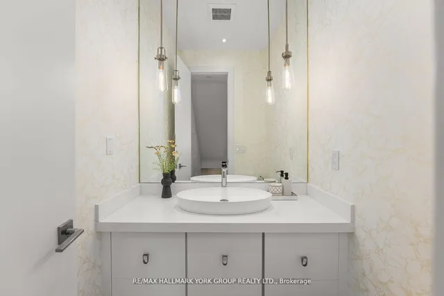 Additional image 8 of 100 Roe Ave