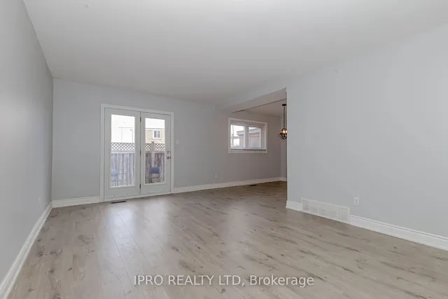 Additional image 10 of 17 Town House Cres