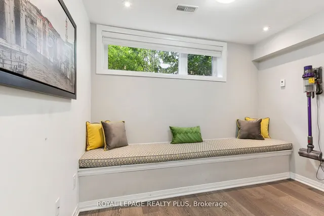 Additional image 28 of 70 Thomas Mulholland Dr Unit 8