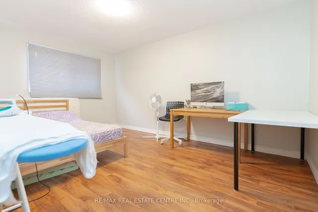 Additional image 17 of 3 Candy Cres