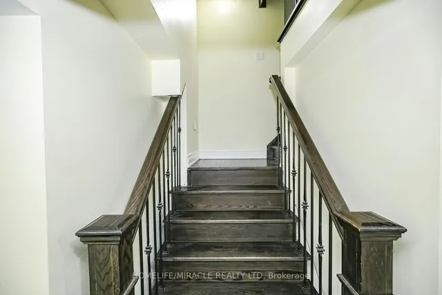 Additional image 27 of 31 Saint Dennis Rd