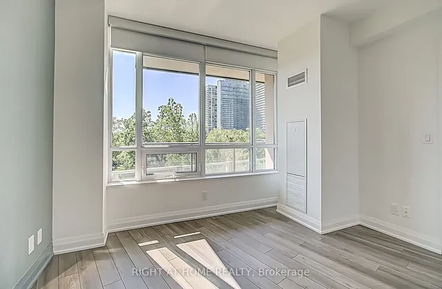 Additional image 22 of 36 Park Lawn Rd Unit 305