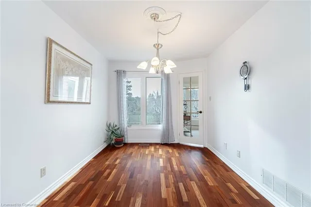 Additional image 9 of 140 Lord Simcoe Dr